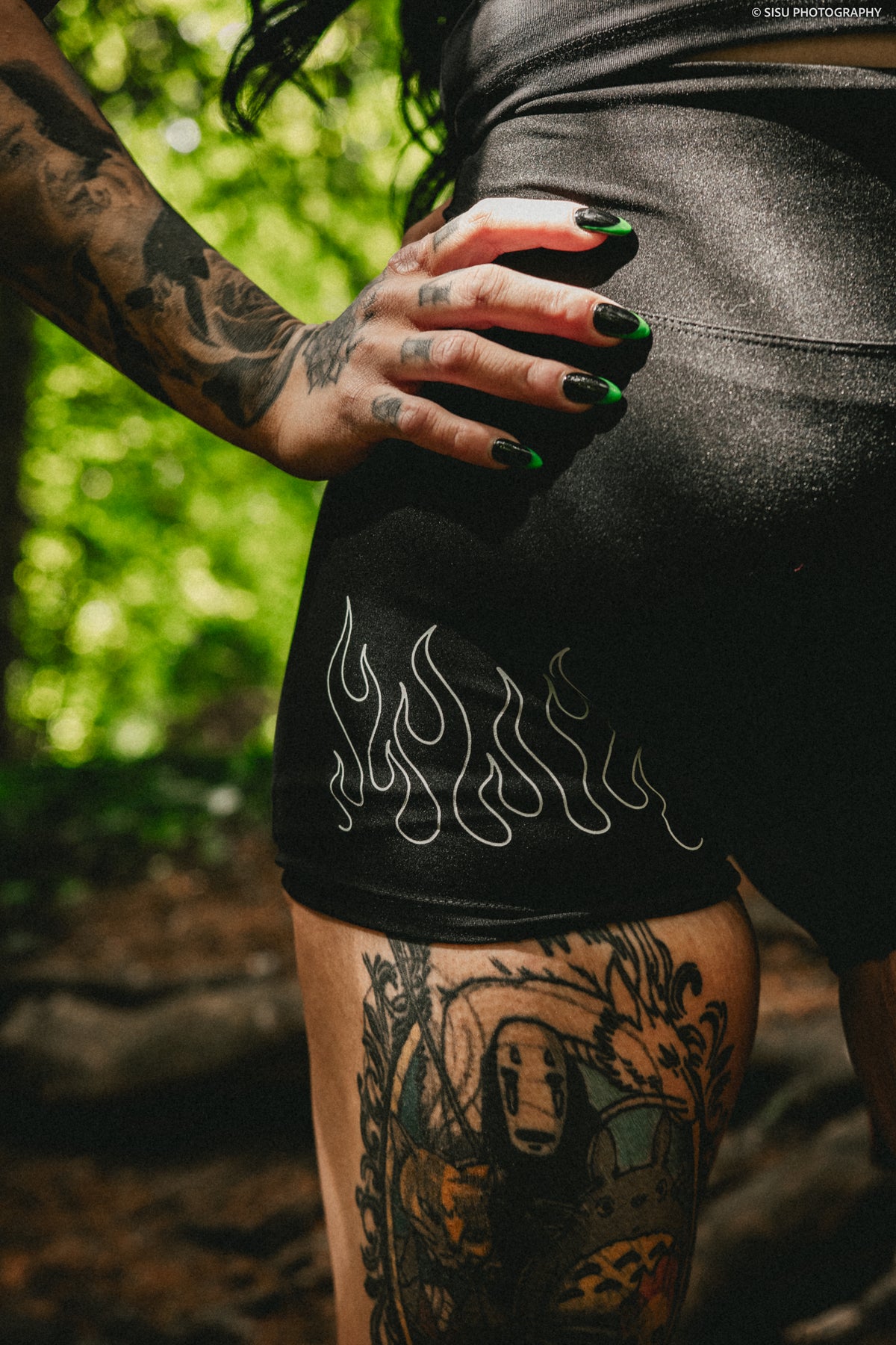 FLAME BOUND SCRUNCH SHORTS